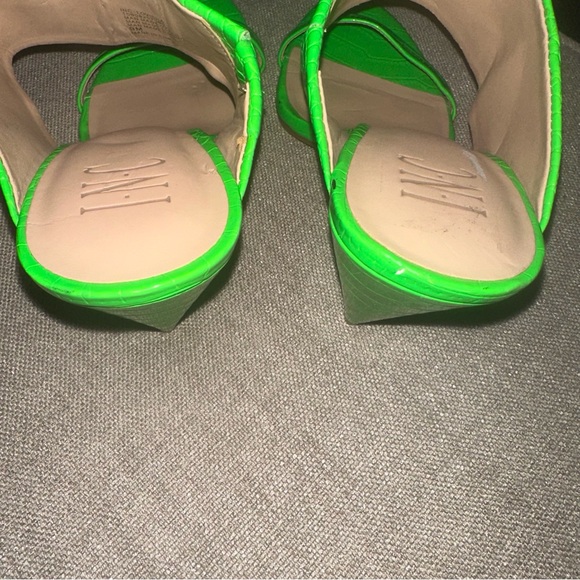 Lime green INC heels 🍋‍🟩 ✨ - Picture 3 of 5